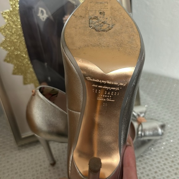 Ted Baker Silver Metallic Heels with Rose Gold Accents on Bow - Picture 12 of 13